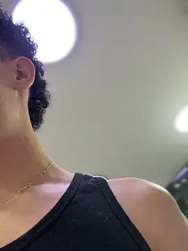 yoursexyjose 在線直播表演