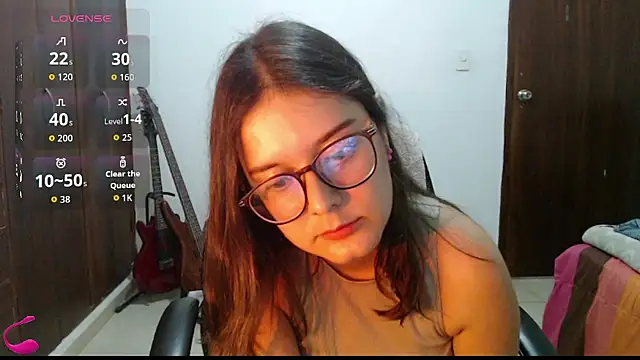 Chat +18 de MadieeLorez ao vivo