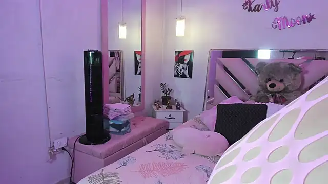 Karly_moon Chat XXX in diretta