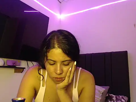 Czat XXX na żywo – Zarah_vs