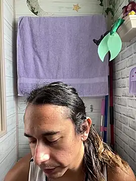TranSexualJade95 Adlı Modelin Canlı XXX Sohbeti