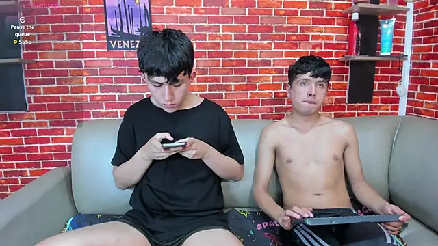Hoot_boyss_ Webcamshow