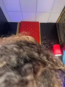 CurlyOopsieXXX's Live XXX Chat