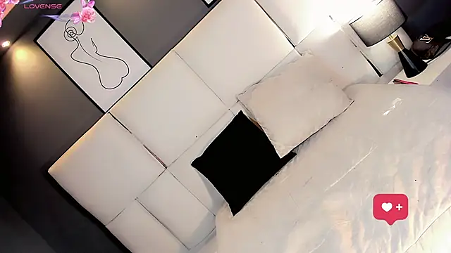 Kornylovee webcam show