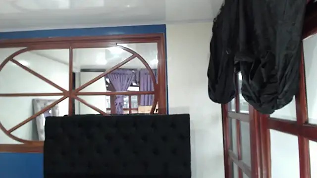 Keket_Smitth Adlı Modelin Canlı XXX Sohbeti