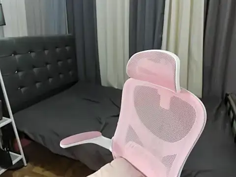 XTsUncutMargauxXのライブXXXチャット