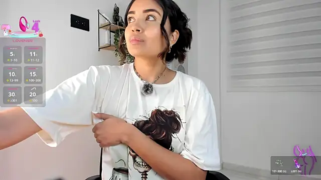 aisha_es Show in webcam