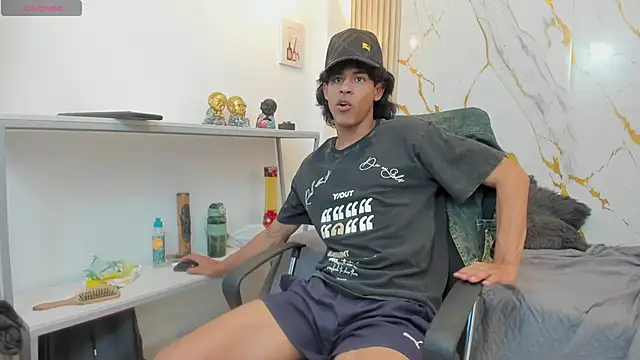 Zayn_Fox32 Webcam Show