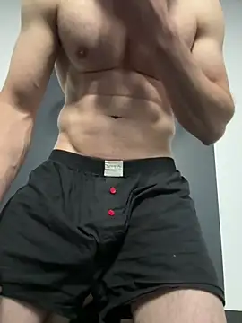 Bumbastic6Pack Adlı Modelin Canlı XXX Sohbeti