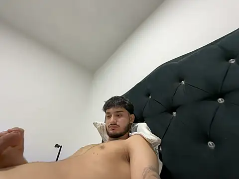 Nas-z09's Live XXX Chat