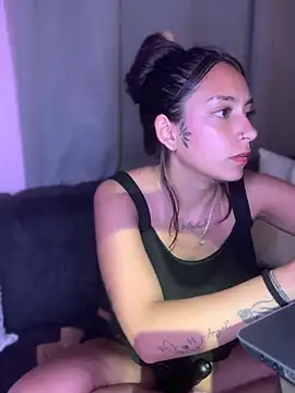 DulceLatinaxo Adlı Modelin Canlı XXX Sohbeti