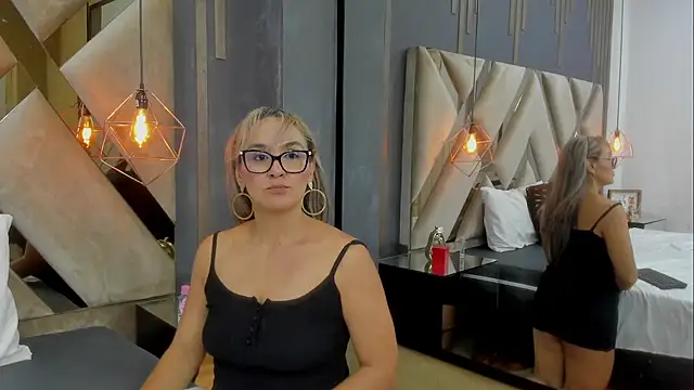 Chatroom XXX en direct de SweetVenuus