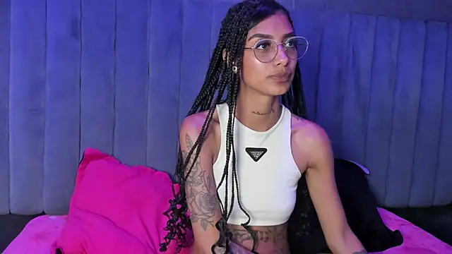 Chatroom XXX en direct de KarlaSlutSkinny__