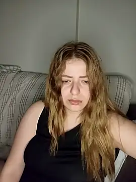 Werderwerememm Adlı Modelin Canlı XXX Sohbeti