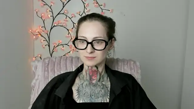 Esmi_Winter Live XXX Chat