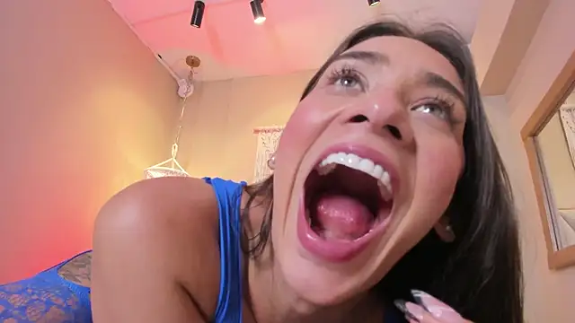 Chatroom XXX en direct de NahimiThompson