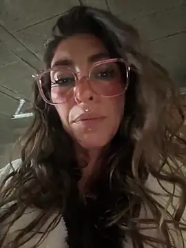 Chat +18 de Lalla_Amani ao vivo