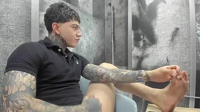 Gury_tattoo's Webcam Show