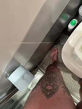 Mincamanna: διαδικτυακό σόου στην κάμερα