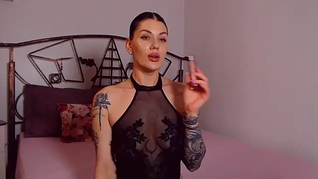 YvonneEverlee – Naživo XXX chat