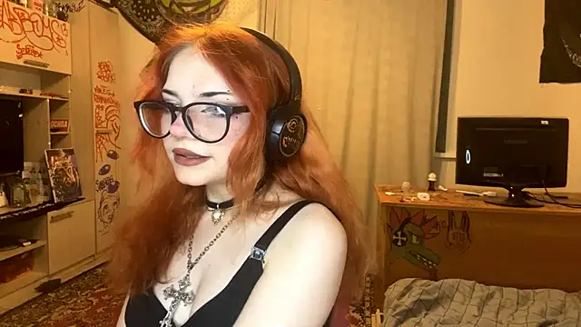 RedHeadCat Adlı Modelin Canlı XXX Sohbeti