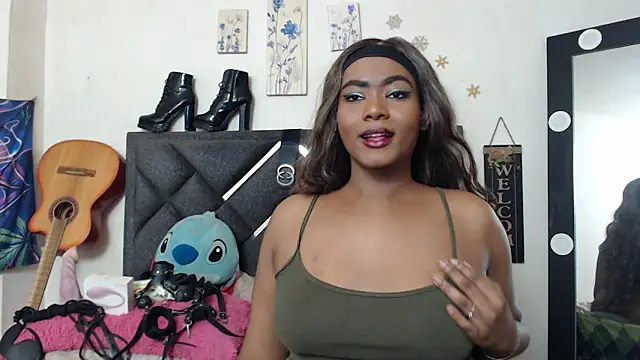 XXX chat uživo modela Natashabella___