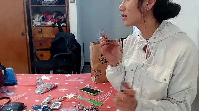 XXX chat uživo modela Doll_sary