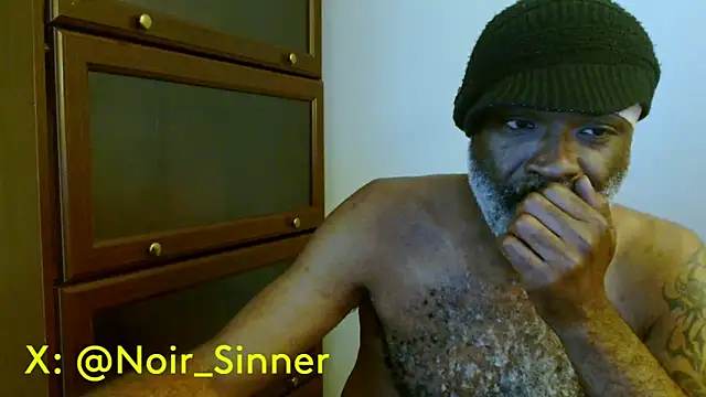 sinnernoir: διαδικτυακό σόου στην κάμερα