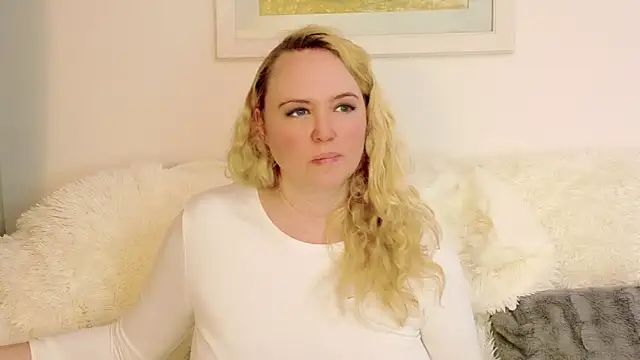 Sarah4you élő XXX-chatje