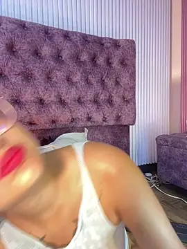 EMILYY_FOXY Live XXX-chat