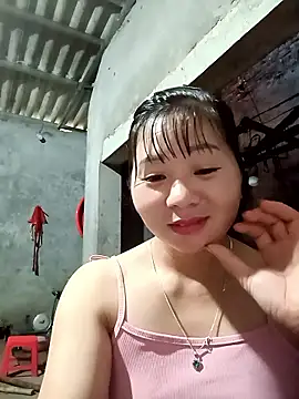 vangkt-cute's Live XXX Chat