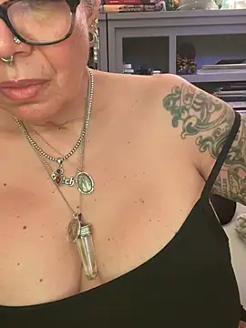 dieseldame1313 Show Webcam