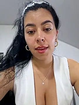 Luianna Chat XXX live