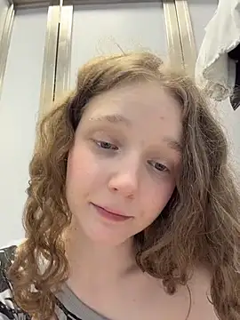 XXX chat uživo modela outside_rosy