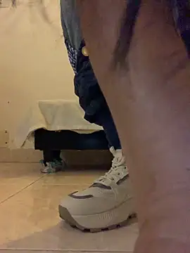Estefani_32 Adlı Modelin Canlı XXX Sohbeti