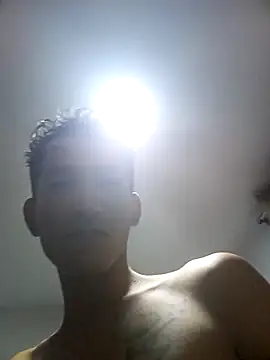 Show modela jovialsa na web-kameri