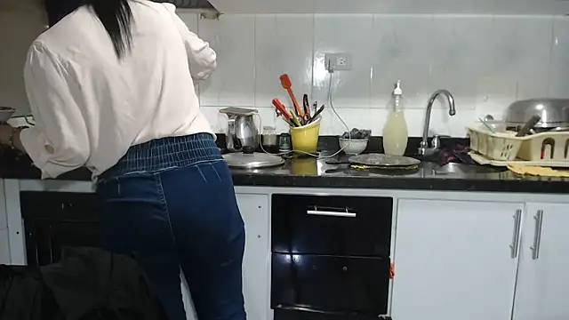 kateleyagrey's Live XXX Chat
