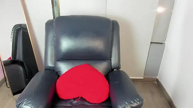 Charlot_bloom Show Webcam