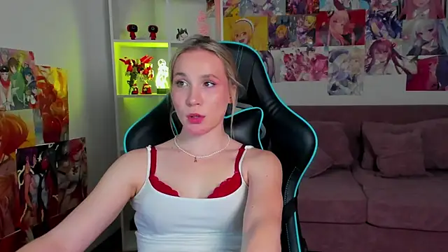 ElaraVoltagen Live XXX chat