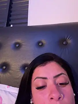 Show de belababyy na webcam