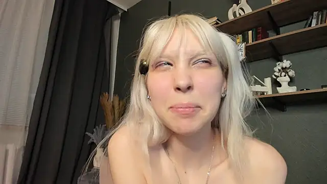 Chat +18 de DelorisDetrich ao vivo