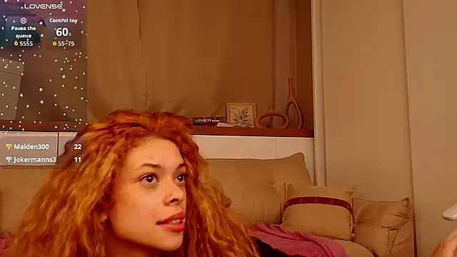 Sky_sparkle Adlı Modelin Canlı XXX Sohbeti