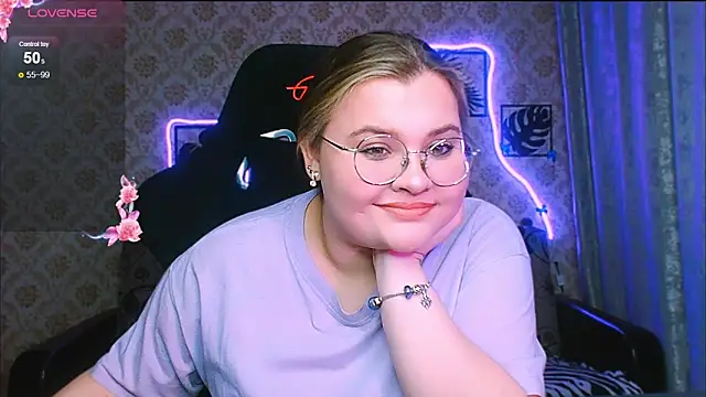 InLoveWithLife26's Live XXX Chat