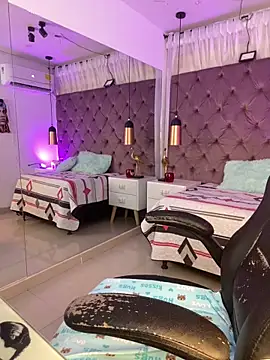 Auri__ Adlı Modelin Canlı XXX Sohbeti