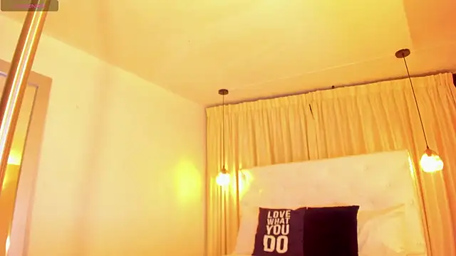 Coco_Kiss live XXX chat