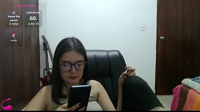 MadieeLorez – Naživo XXX chat