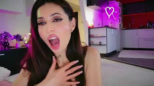 MissSmiley26's Live XXX Chat
