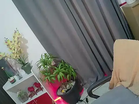 Nikki_Karishma Pertunjukan Webcam