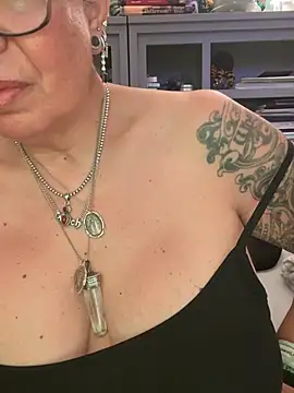 dieseldame1313's Live XXX Chat