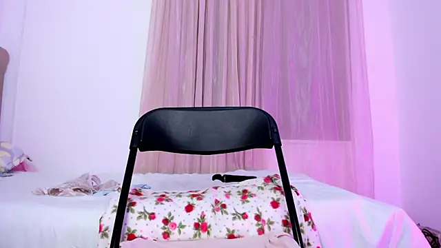 vale_kross Adlı Modelin Canlı XXX Sohbeti